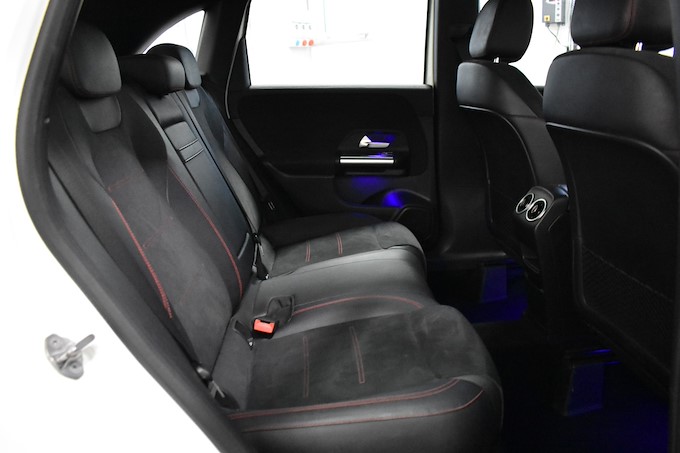 MERCEDES-BENZ B 180 d Automatic Premium